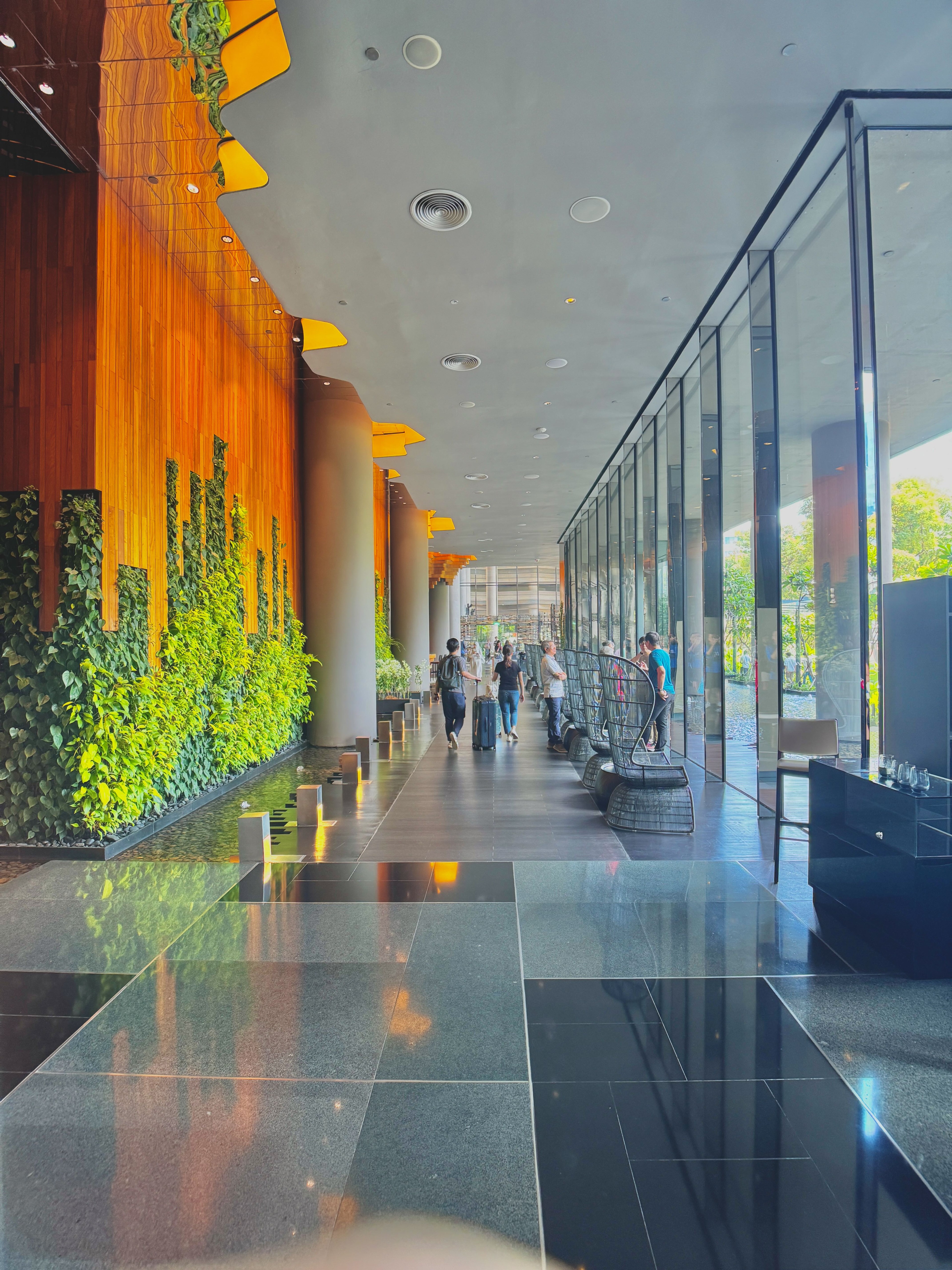 싱가포르 호텔 예약 팁 파크로얄 컬렉션 피커링 호텔 | 도시 속 정원에서의 특별한 경험