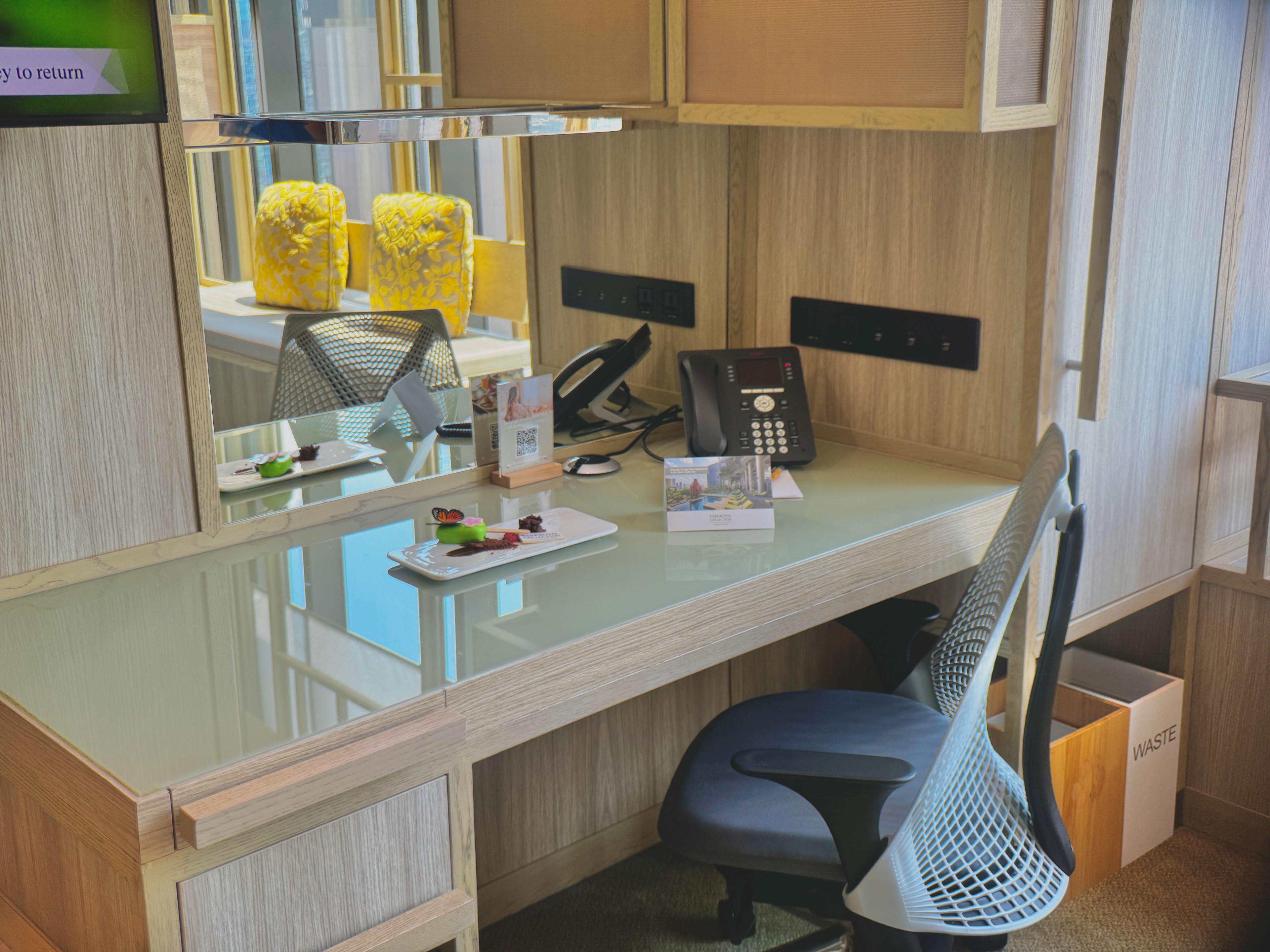 싱가포르 호텔 예약 팁 파크로얄 컬렉션 피커링 호텔 | 도시 속 정원에서의 특별한 경험