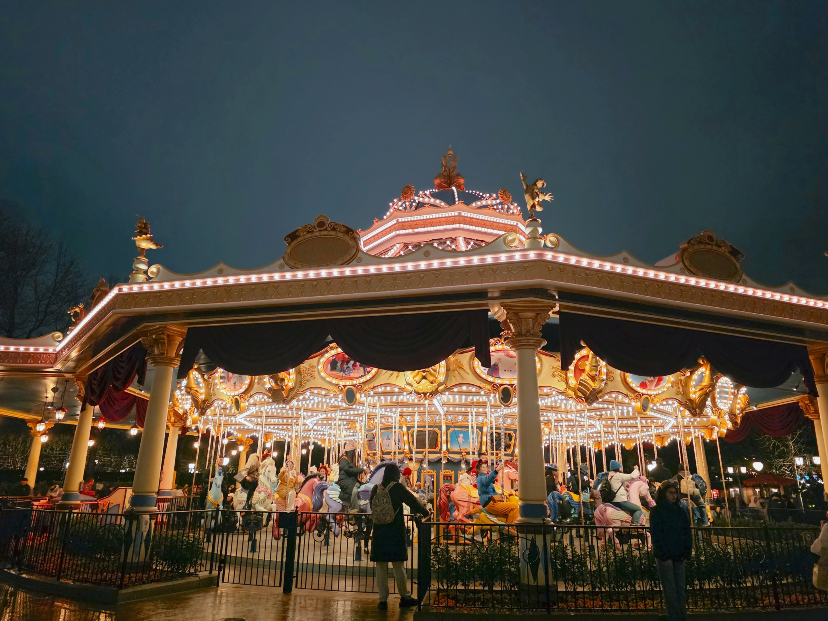 上海ディズニーランドのシンデレラ城