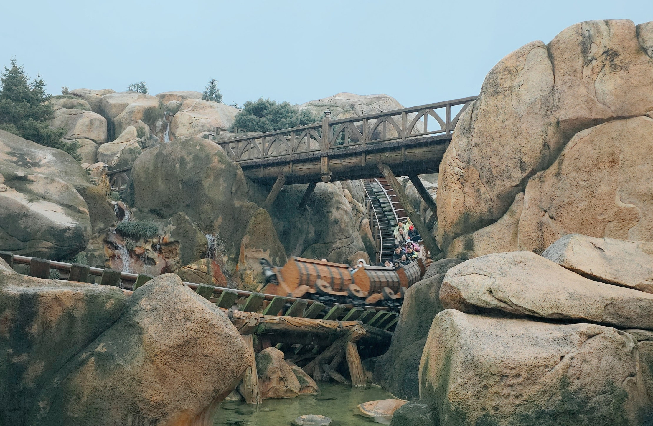 上海ディズニーランドのトロン