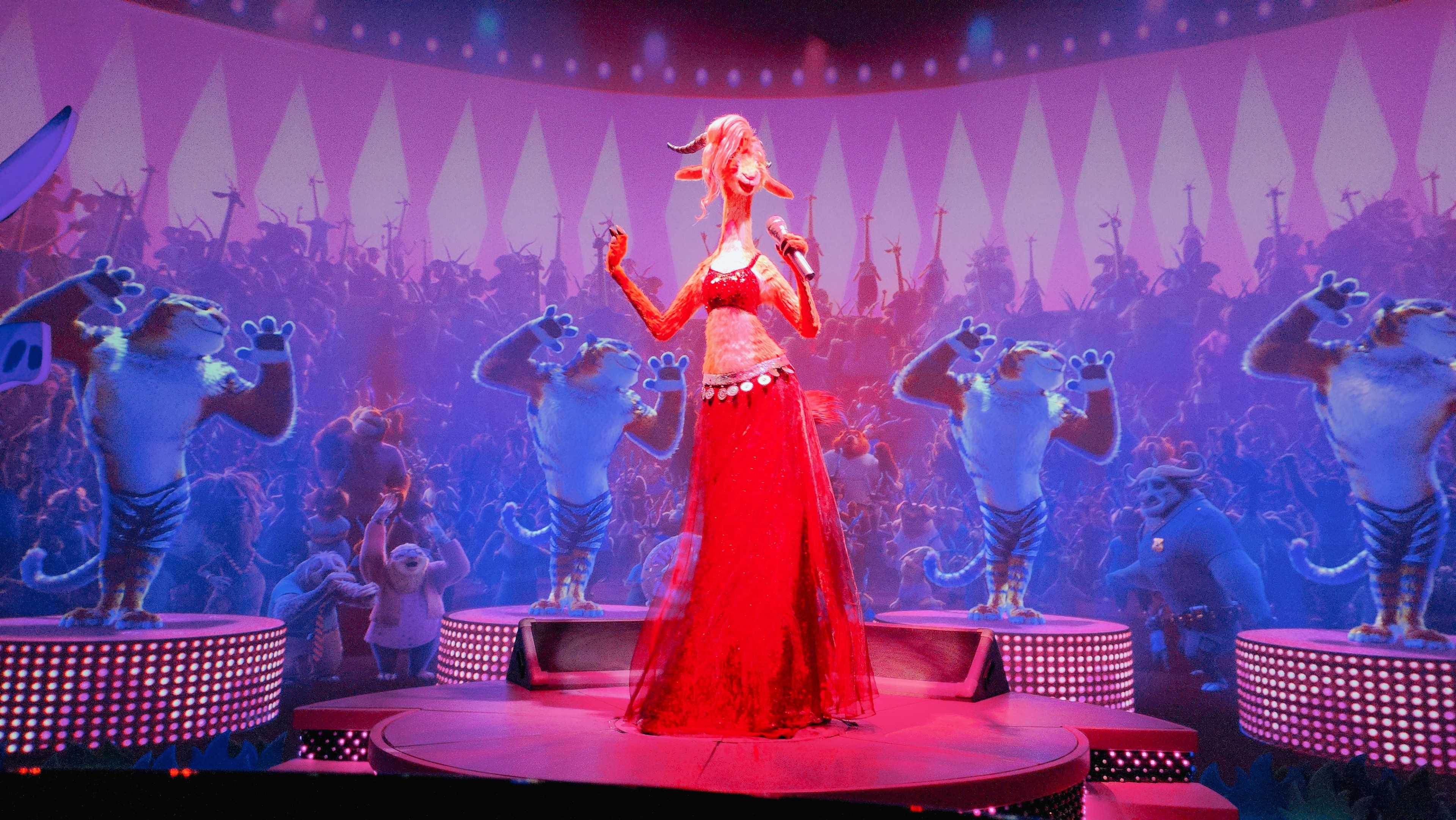 上海ディズニーランドの美しい夜景