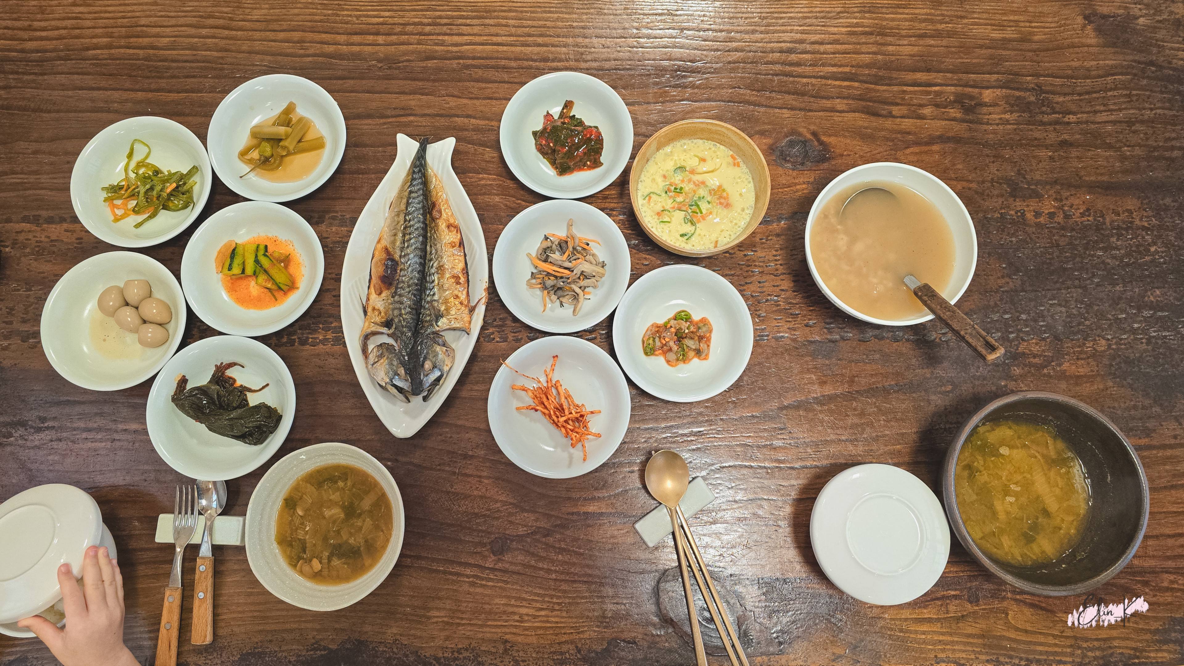 Full Korean breakfast table setting