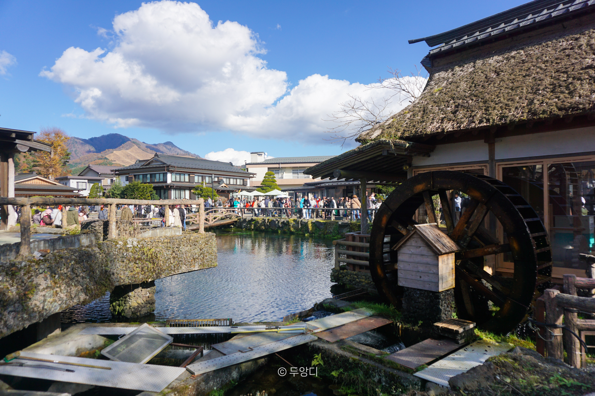 Oshino Hakkai entrance