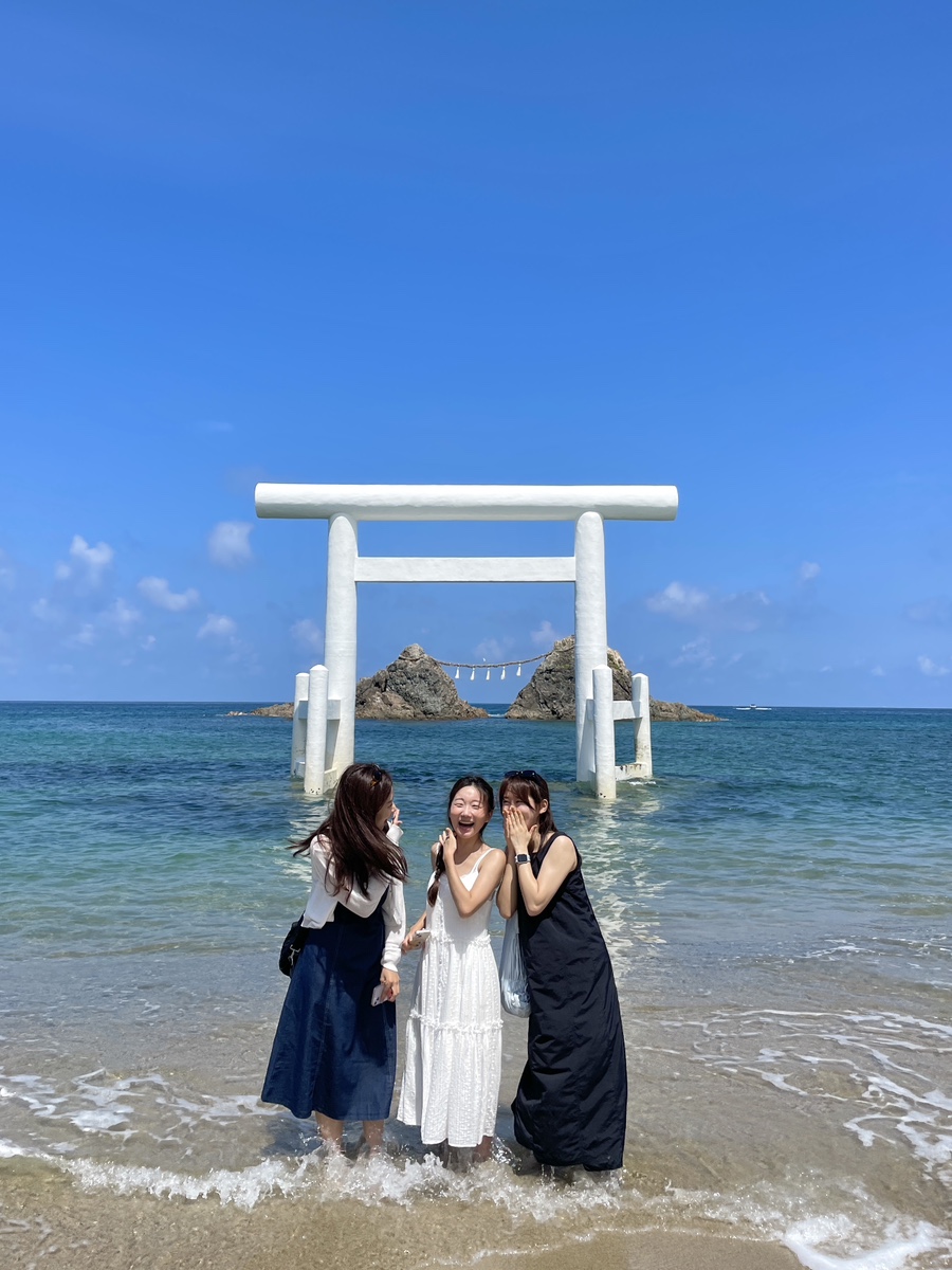 桜井二見ヶ浦の透き通った海