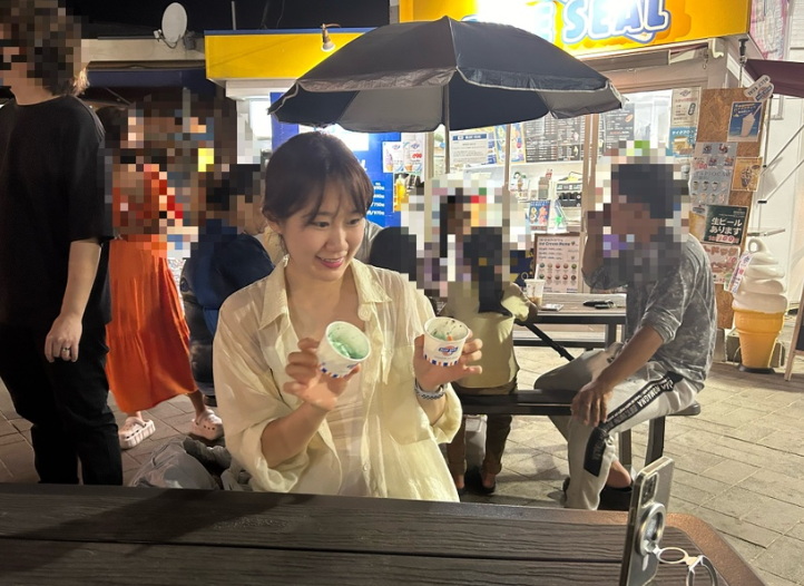 ももち浜でのブルーシールアイスクリーム