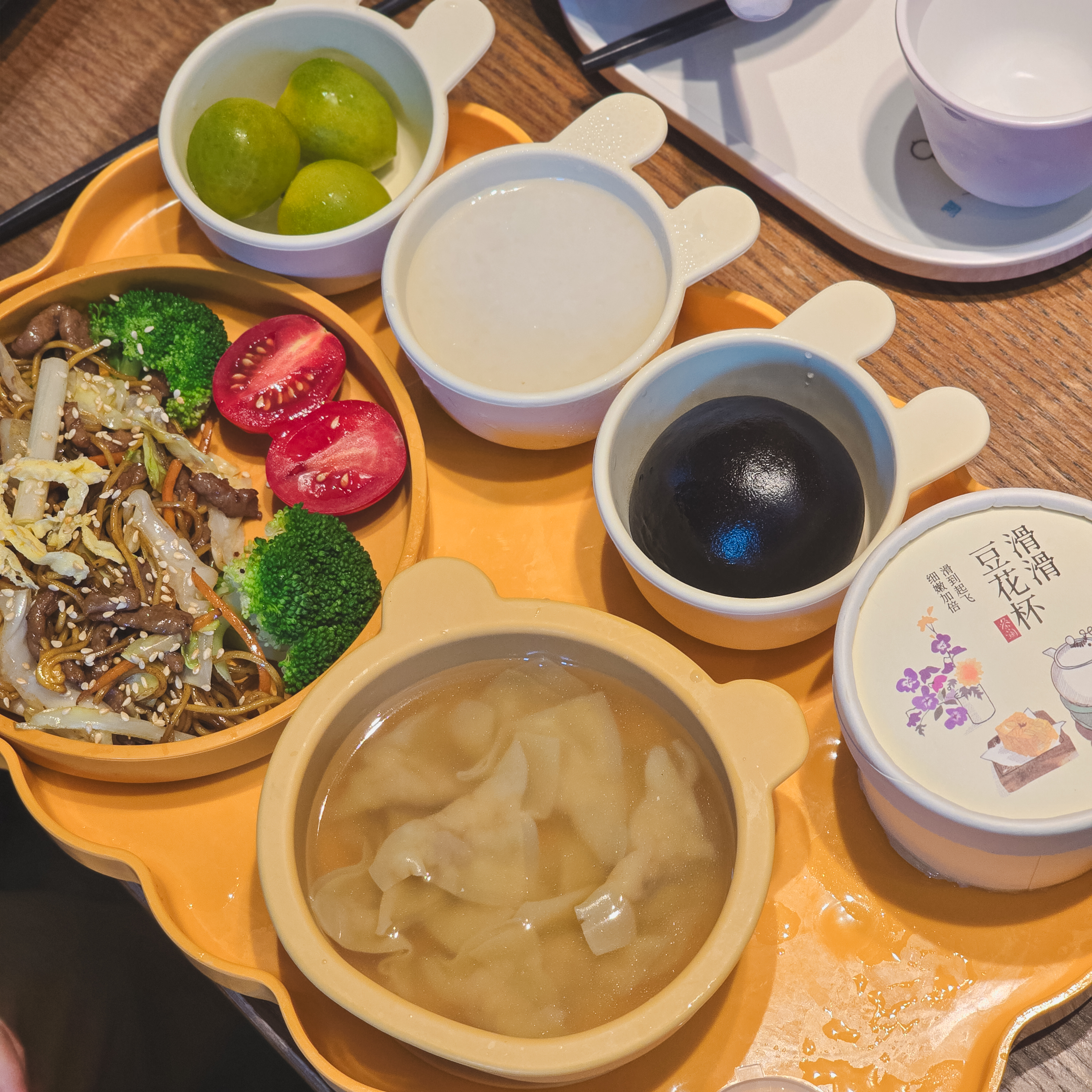 蔡瀾点心の店内