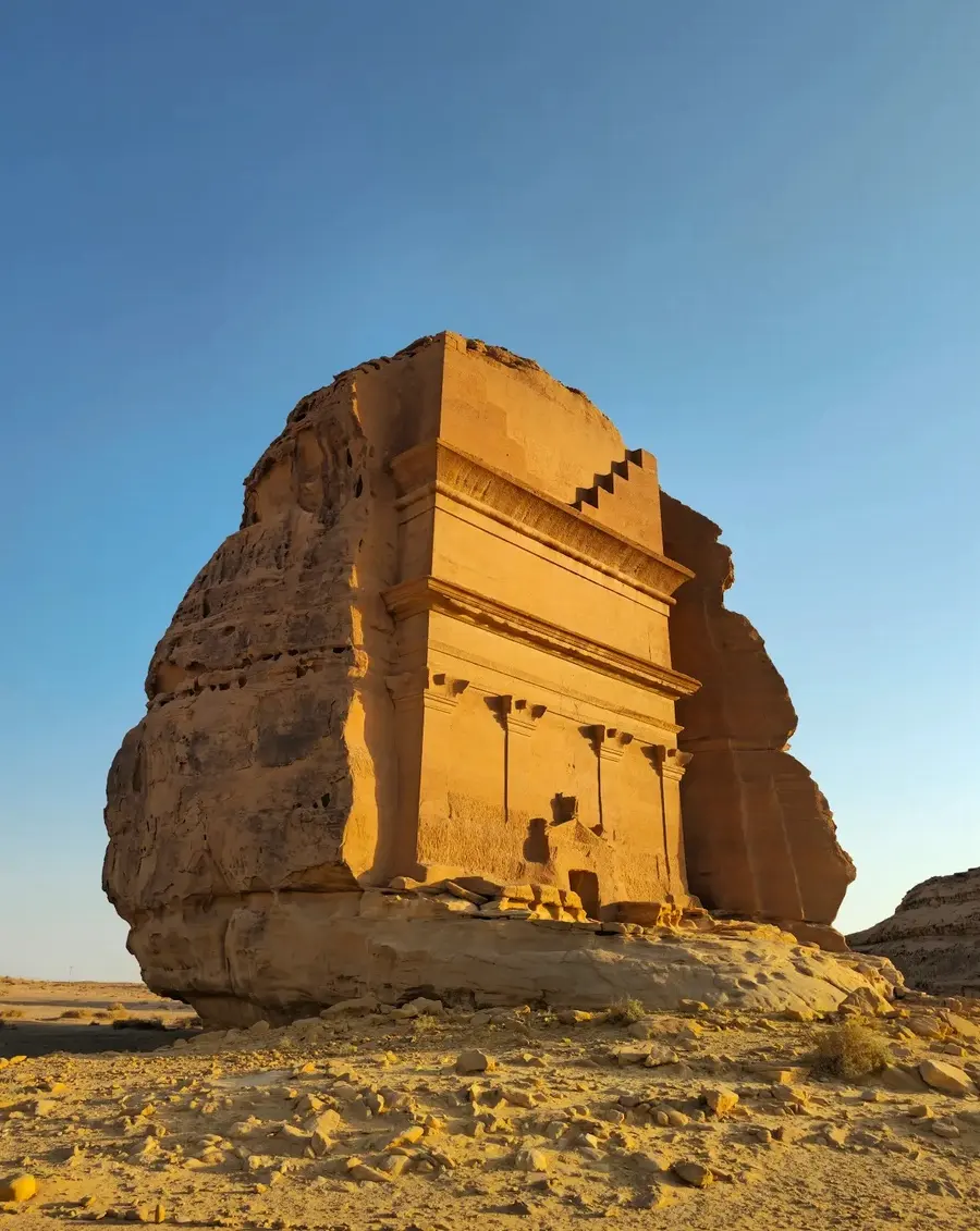 サウジアラビア旅行ガイド2026｜リヤド・アルウラ観光とビザ・服装ルール