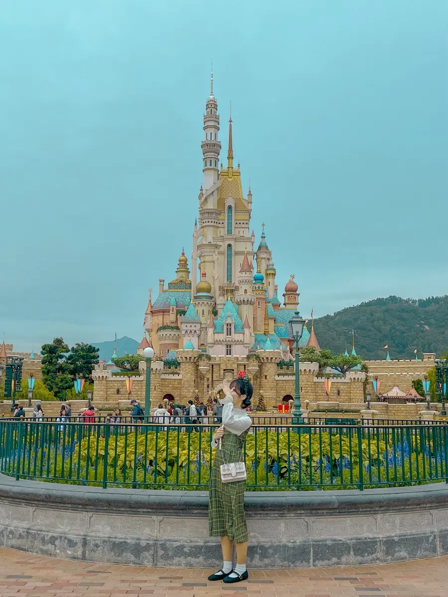 ราคาบัตร Hong Kong Disneyland 2026: วิธีเดินทาง DPA และส่วนลดสุดคุ้ม