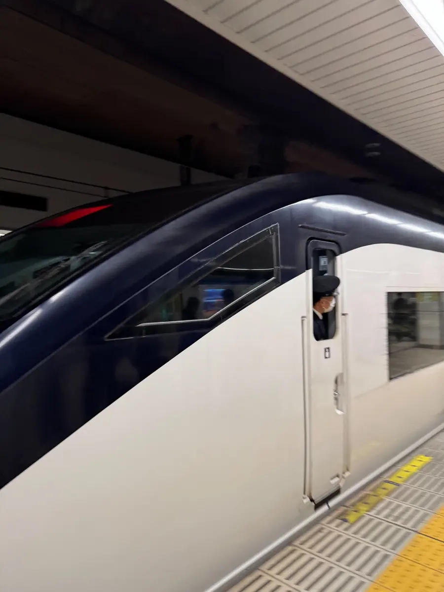 เปรียบเทียบรถไฟเข้าเมืองโตเกียว