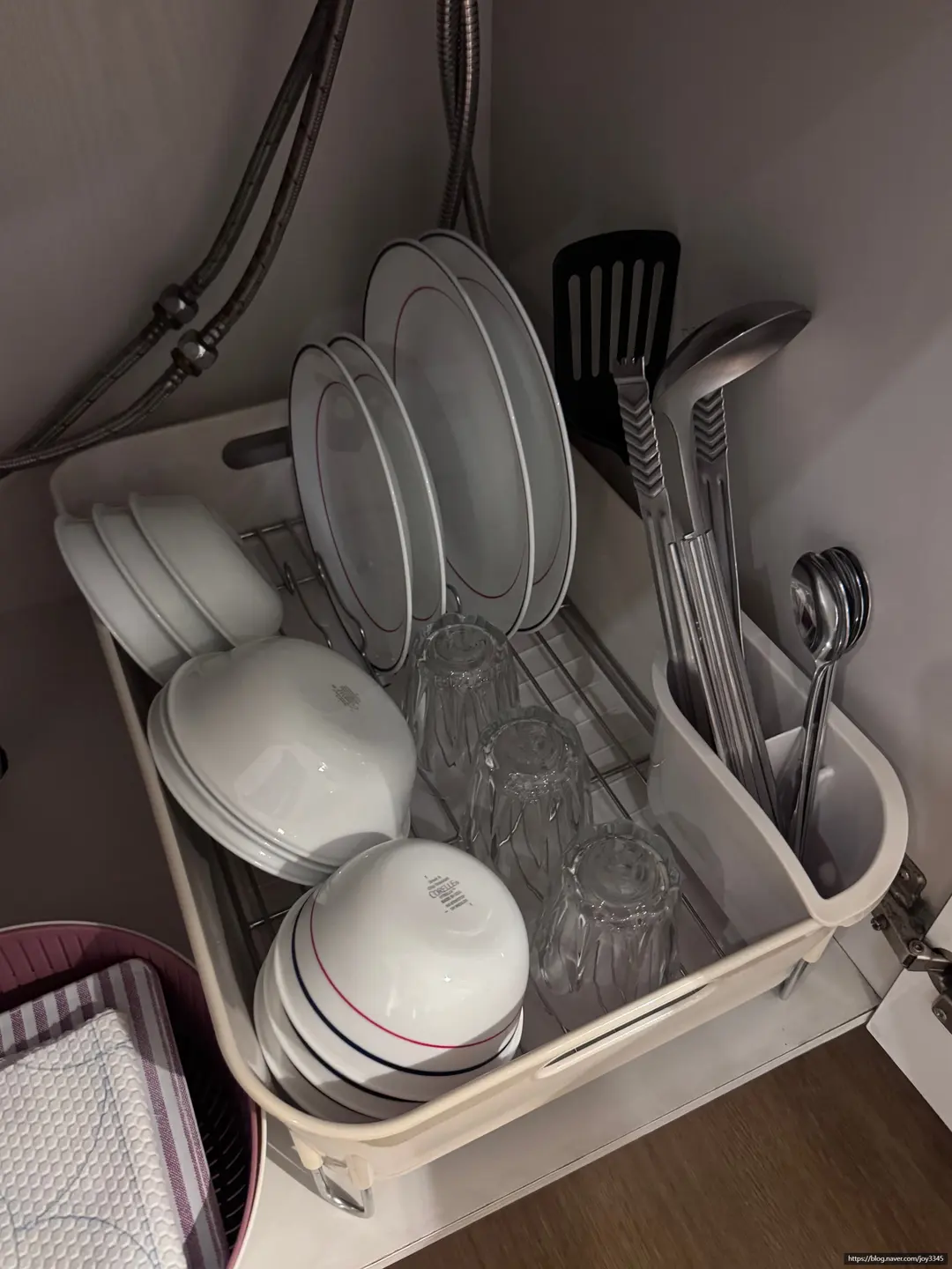 Tableware and cups