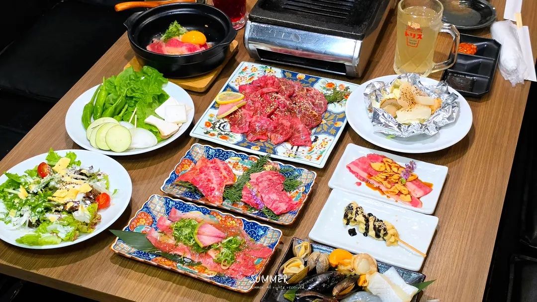 お肉と海鮮のテーブル