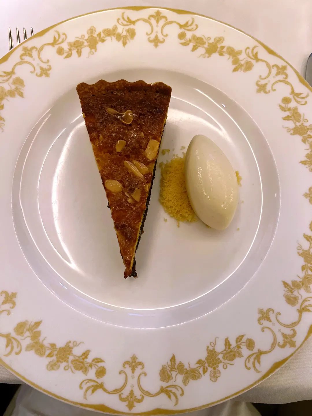 Walnut cake and ice cream