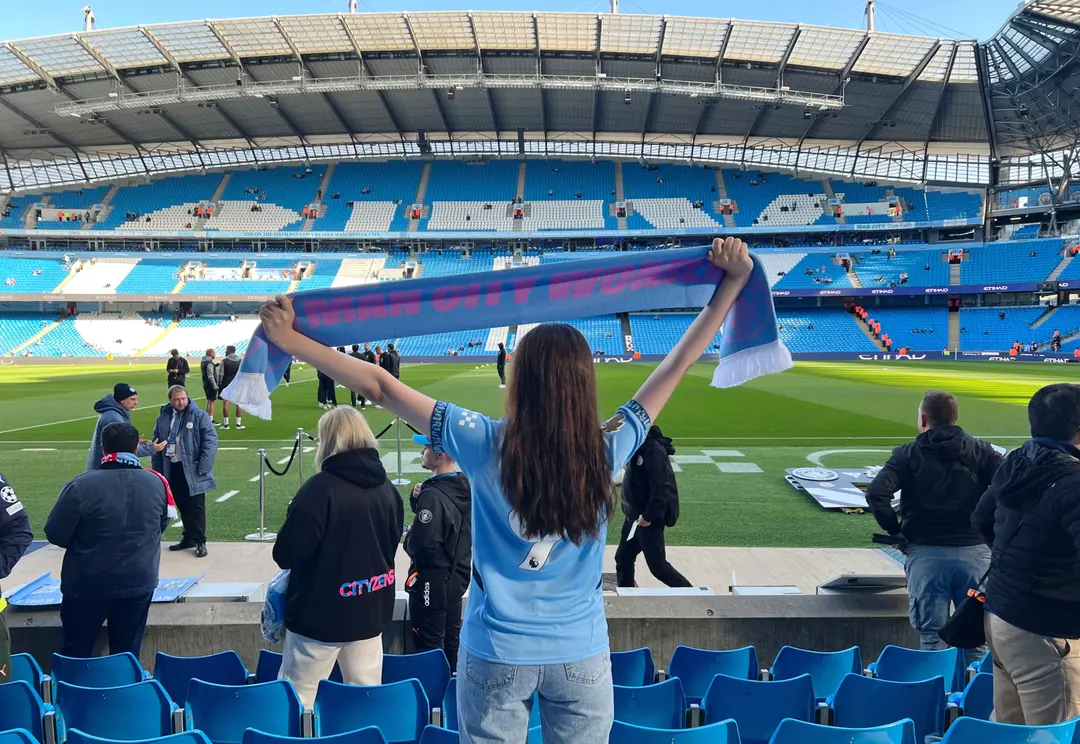 Holding Scarf in Stands