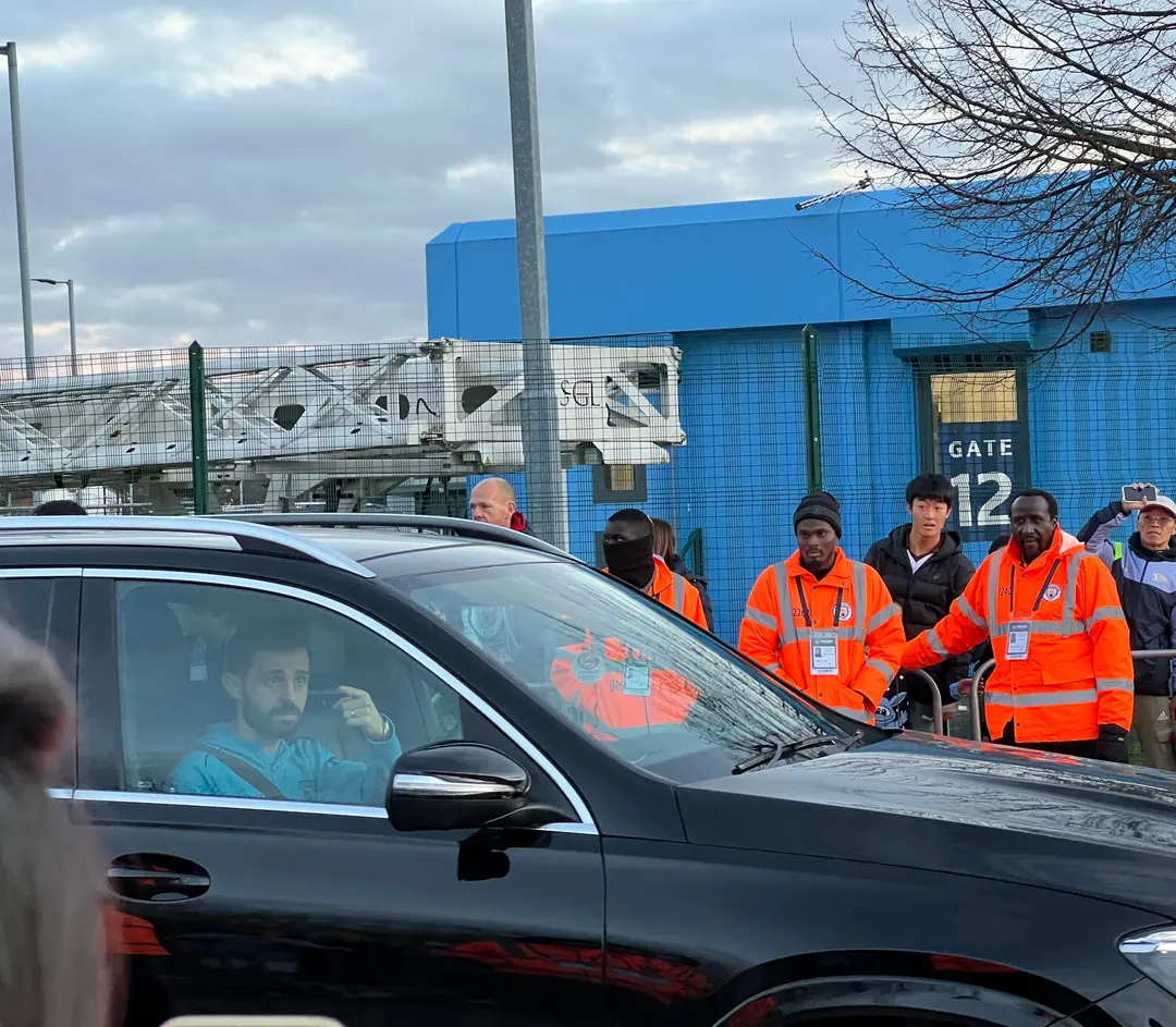 Bernardo Silva stopping