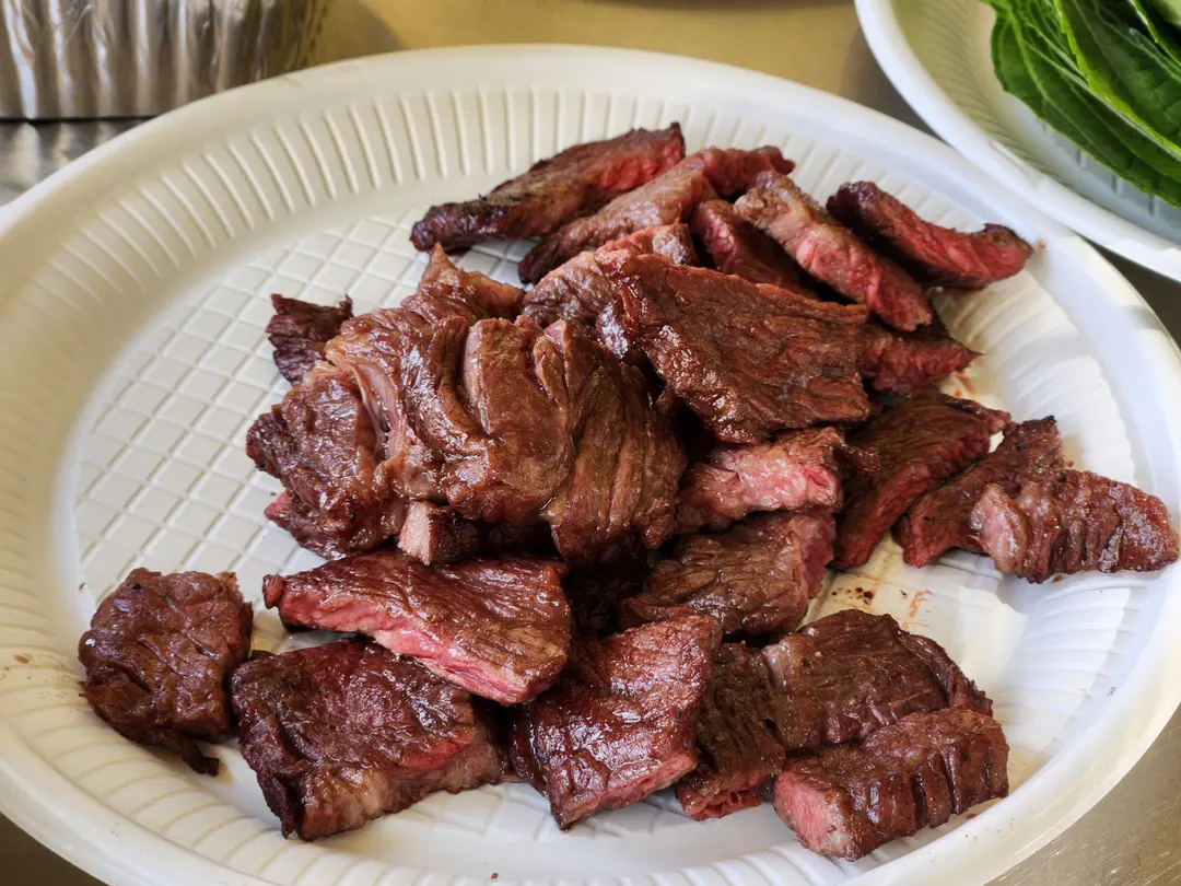 美味しそうに焼けたお肉