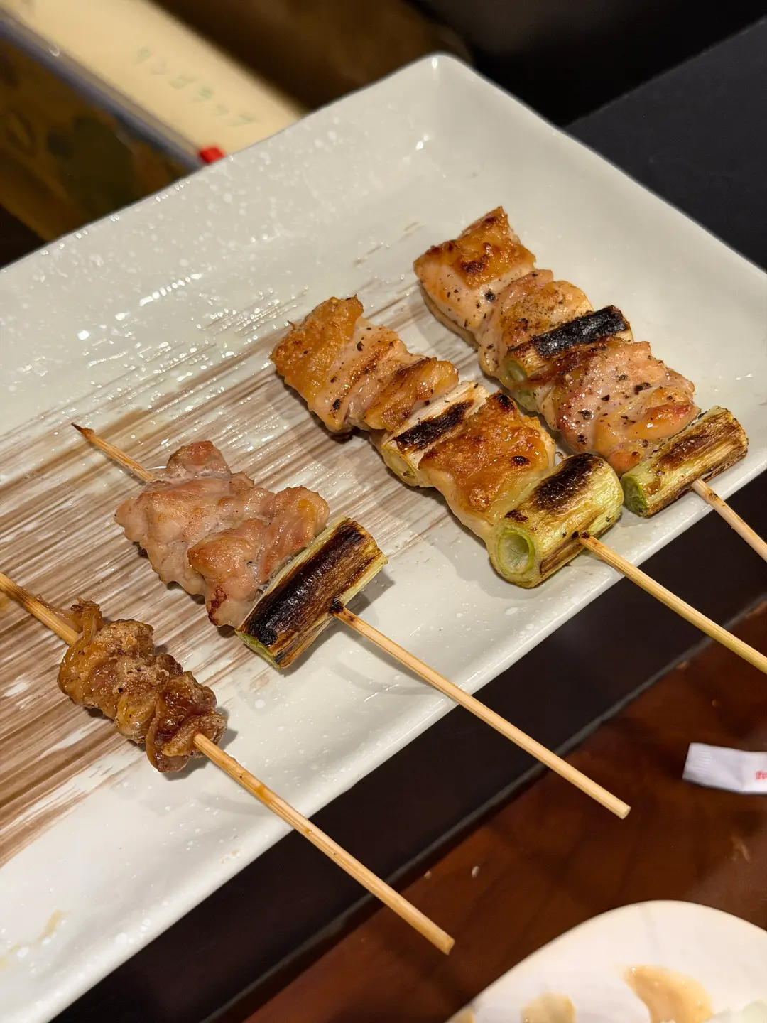 สะโพกไก่ย่างต้นหอม
