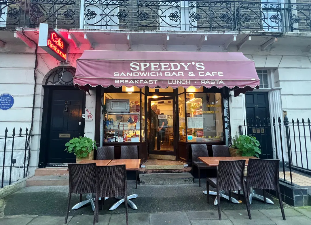 スピーディーズカフェの看板