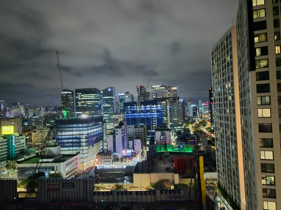 Room view of the city