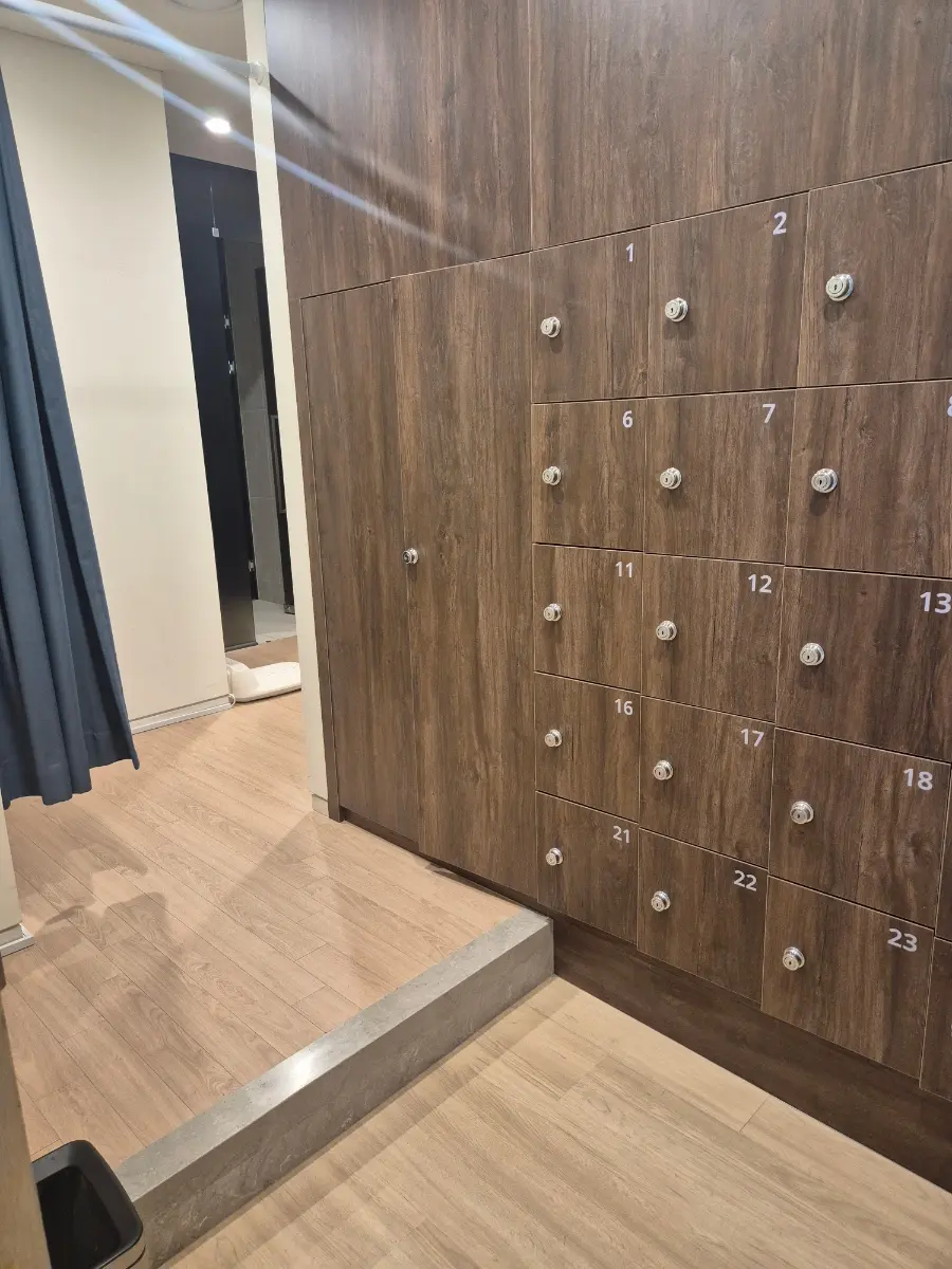 Locker room and body dryer