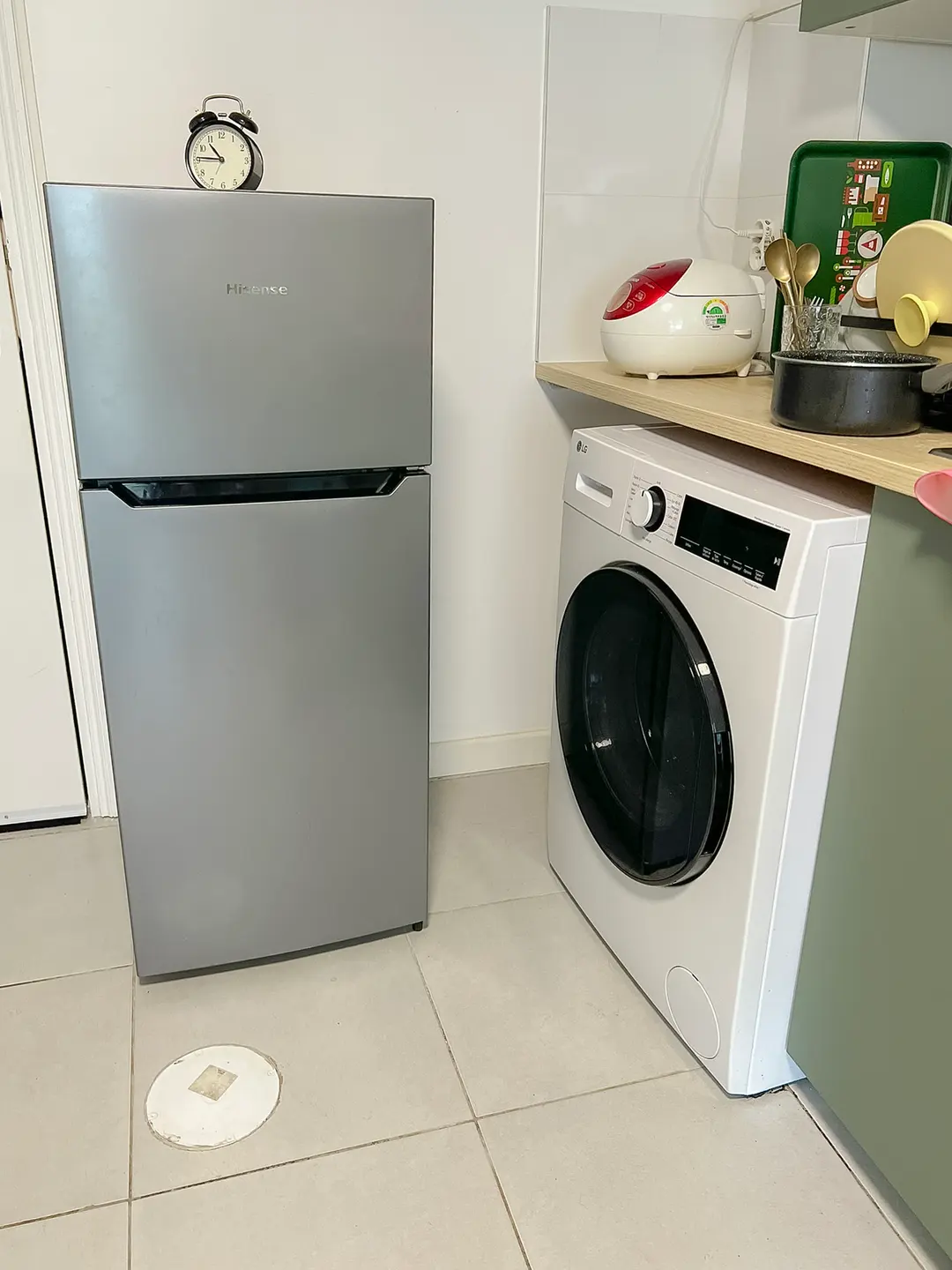 Fridge and washing machine