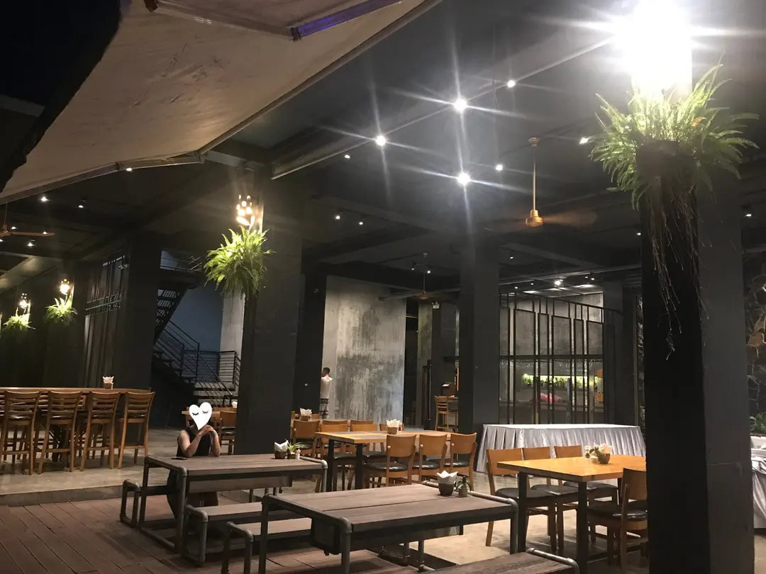 Inthira Vang Vieng lobby