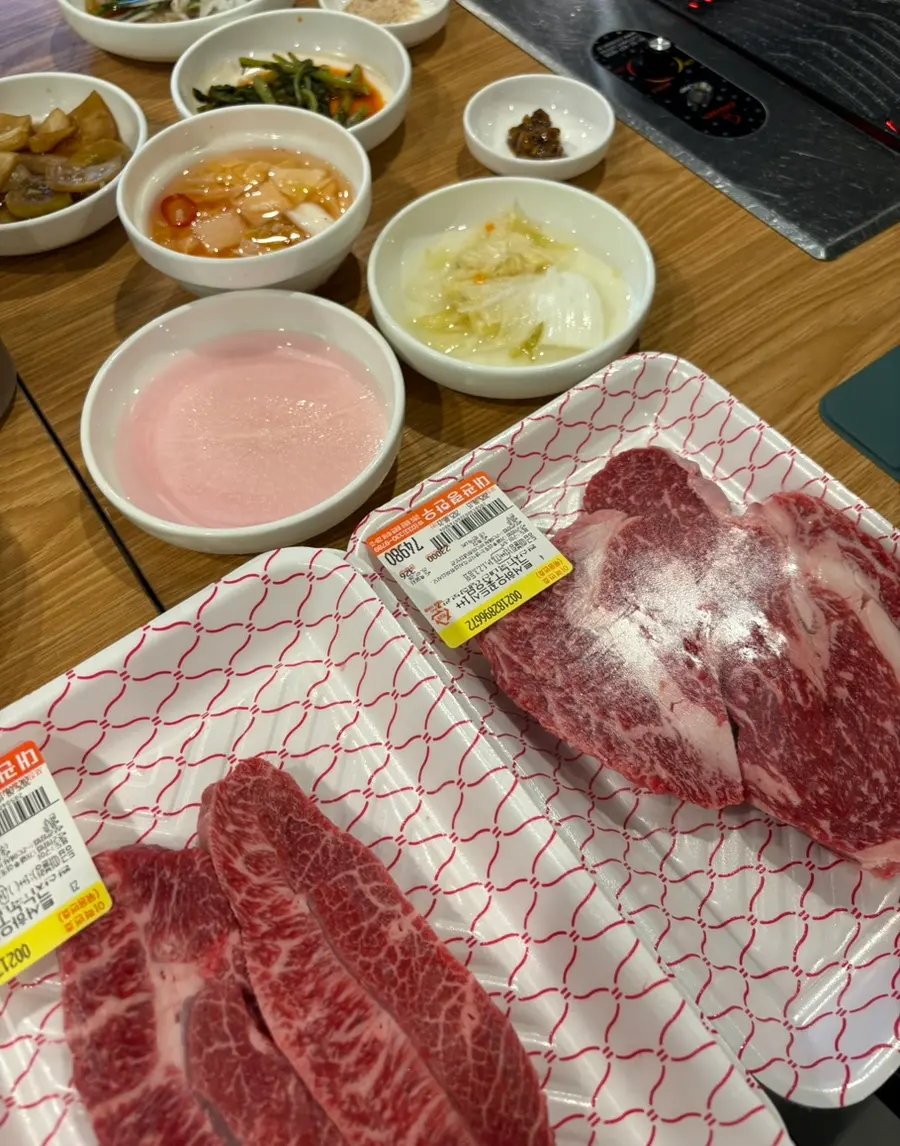 Table setting and banchan