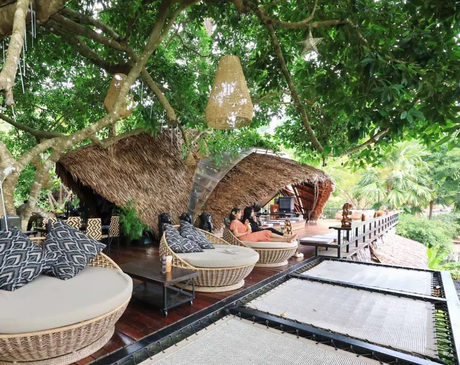 ที่มา - เว็บไซต์ทางการของ Three Monkeys Phuket