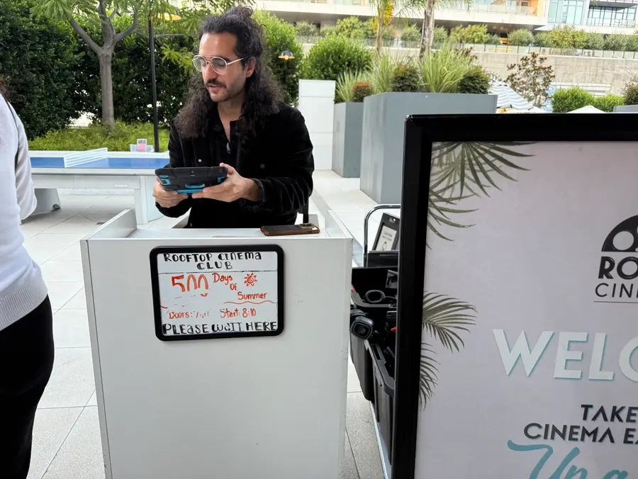 Rooftop Cinema Club หูฟังไร้สาย