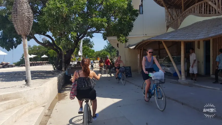 Biking around Gili Trawangan