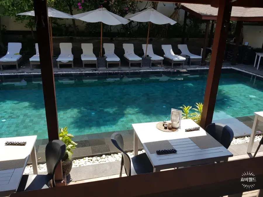 Scallywags Resort pool