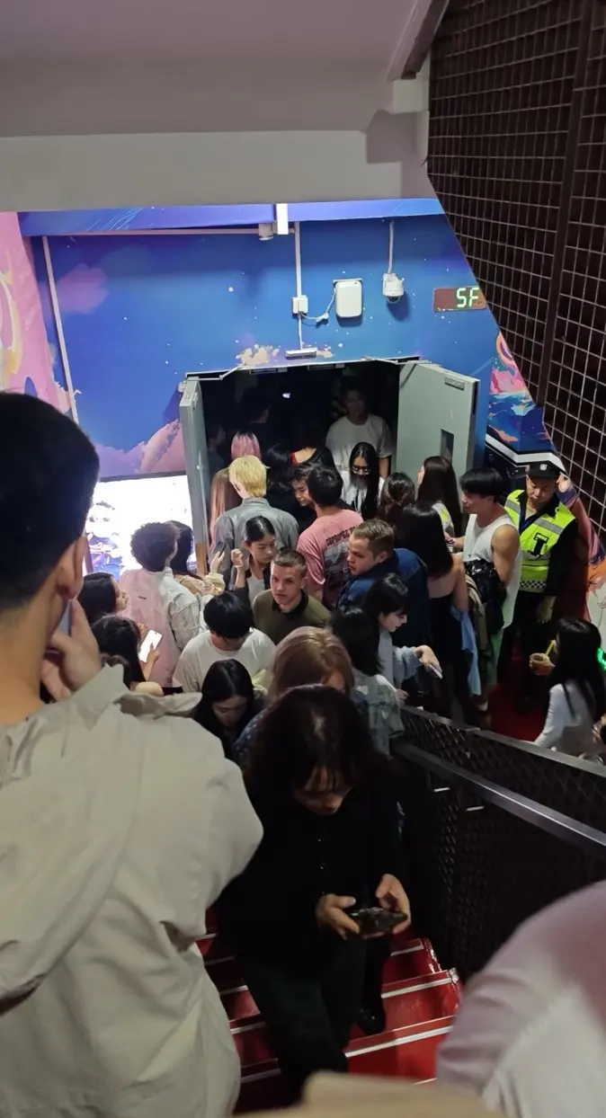 Shanghai Club INS Review / Clubs by Floor / Tickets, Prices, Location & Admission | Ultimate Shanghai Club Guide