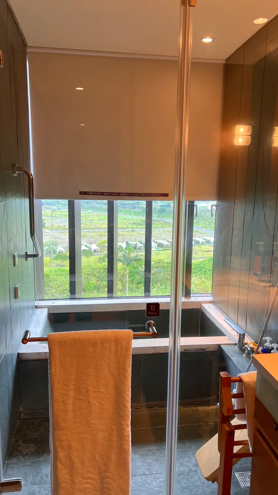 客室内のプライベート温泉