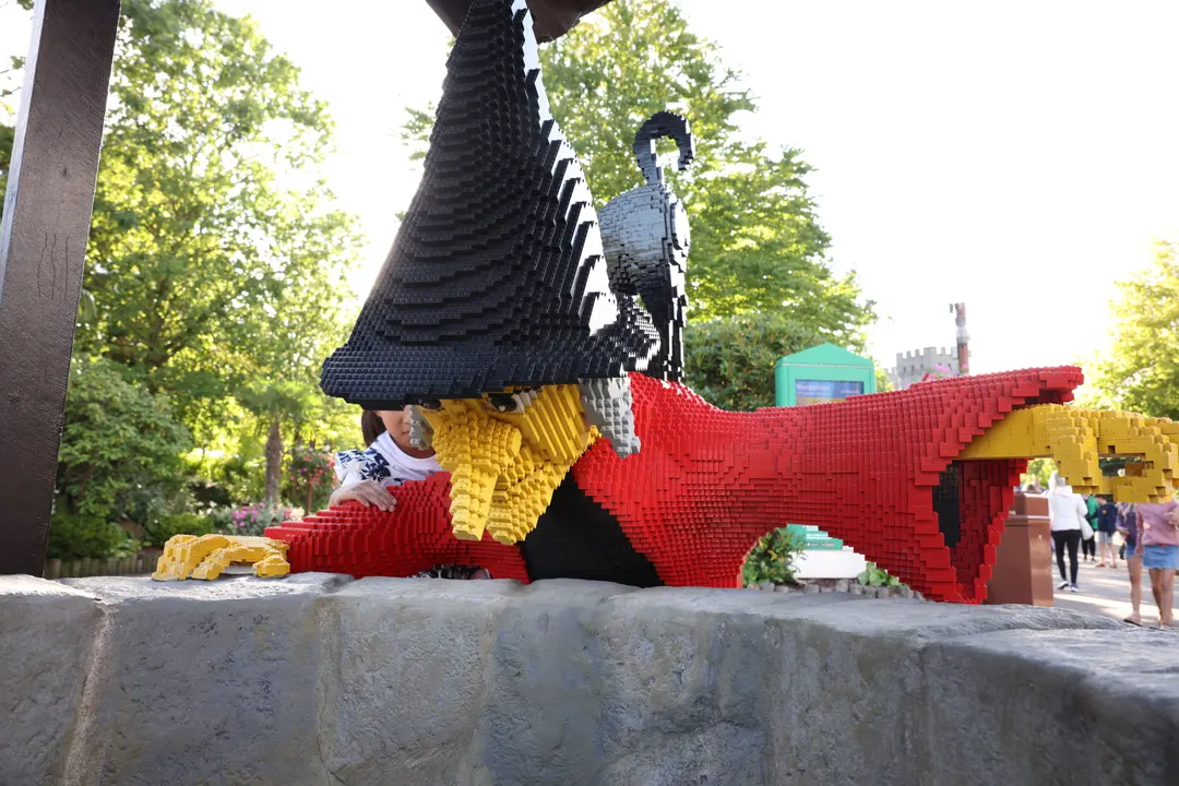 デンマーク旅行のおすすめスポット、レゴランド訪問記。あちこちにある彫刻がまるで芸術
