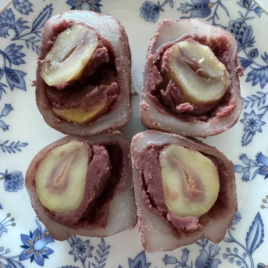 Frozen and thawed chestnut mochi