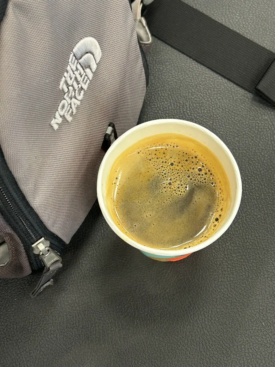 空港内のカフェ