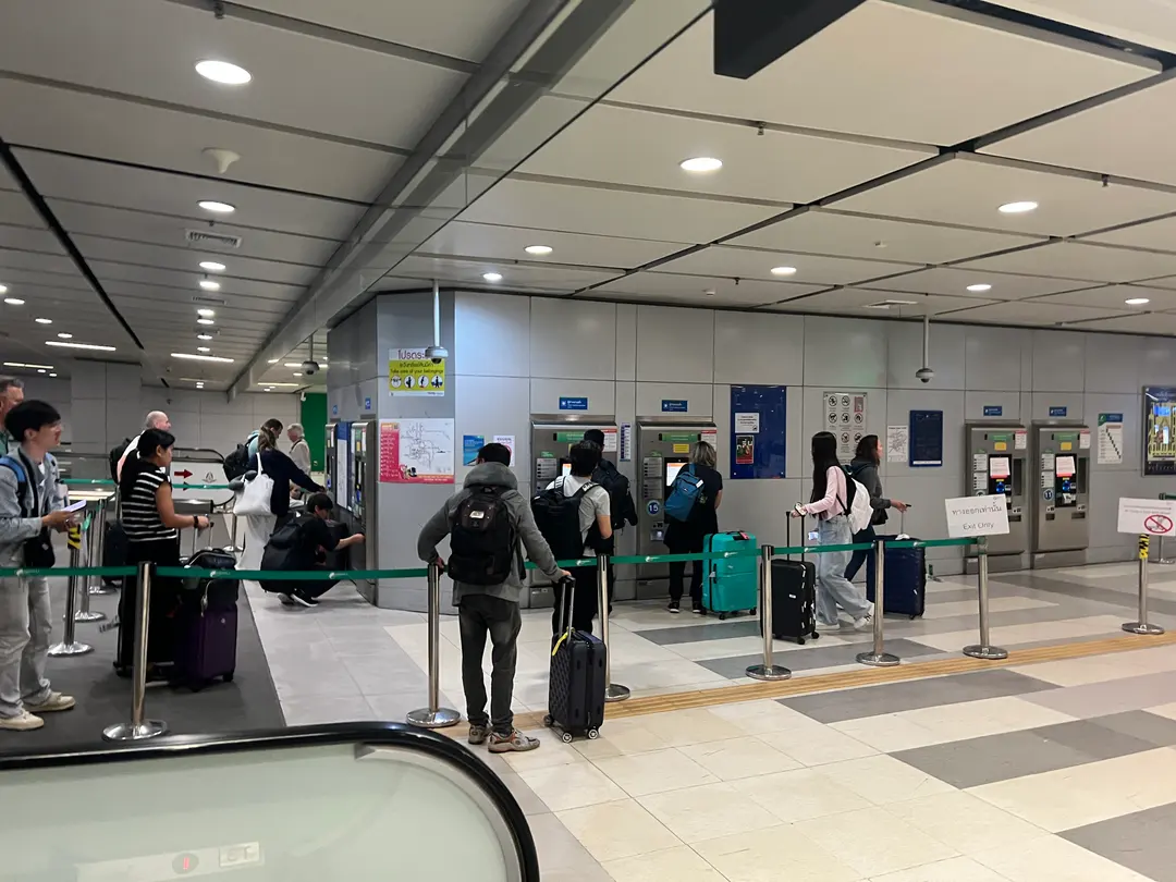 Contactless card reader at ARL gate