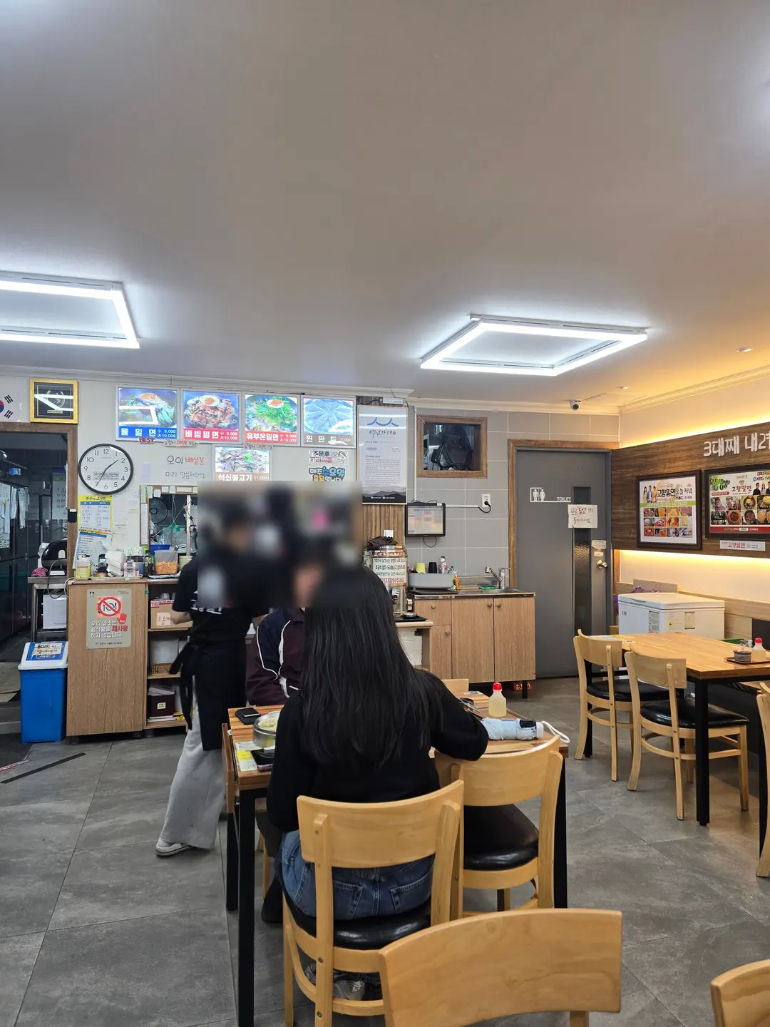 บรรยากาศภายในร้าน Gohyang Milmyeon