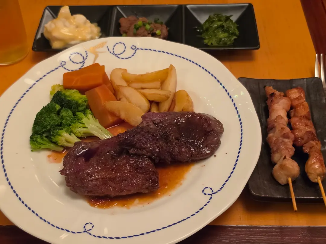 สเต็กเนื้อโกเบและเนื้อเสียบไม้
