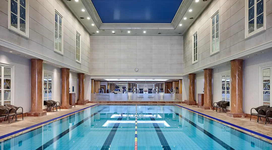 สระว่ายน้ำในร่ม Lotte Hotel Jeju