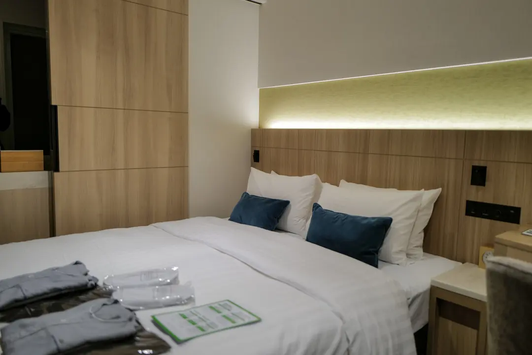 It was so convenient to have lights and outlets on both sides of the double bed!