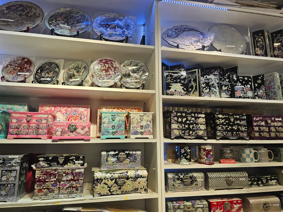 螺鈿細工の小物入れ