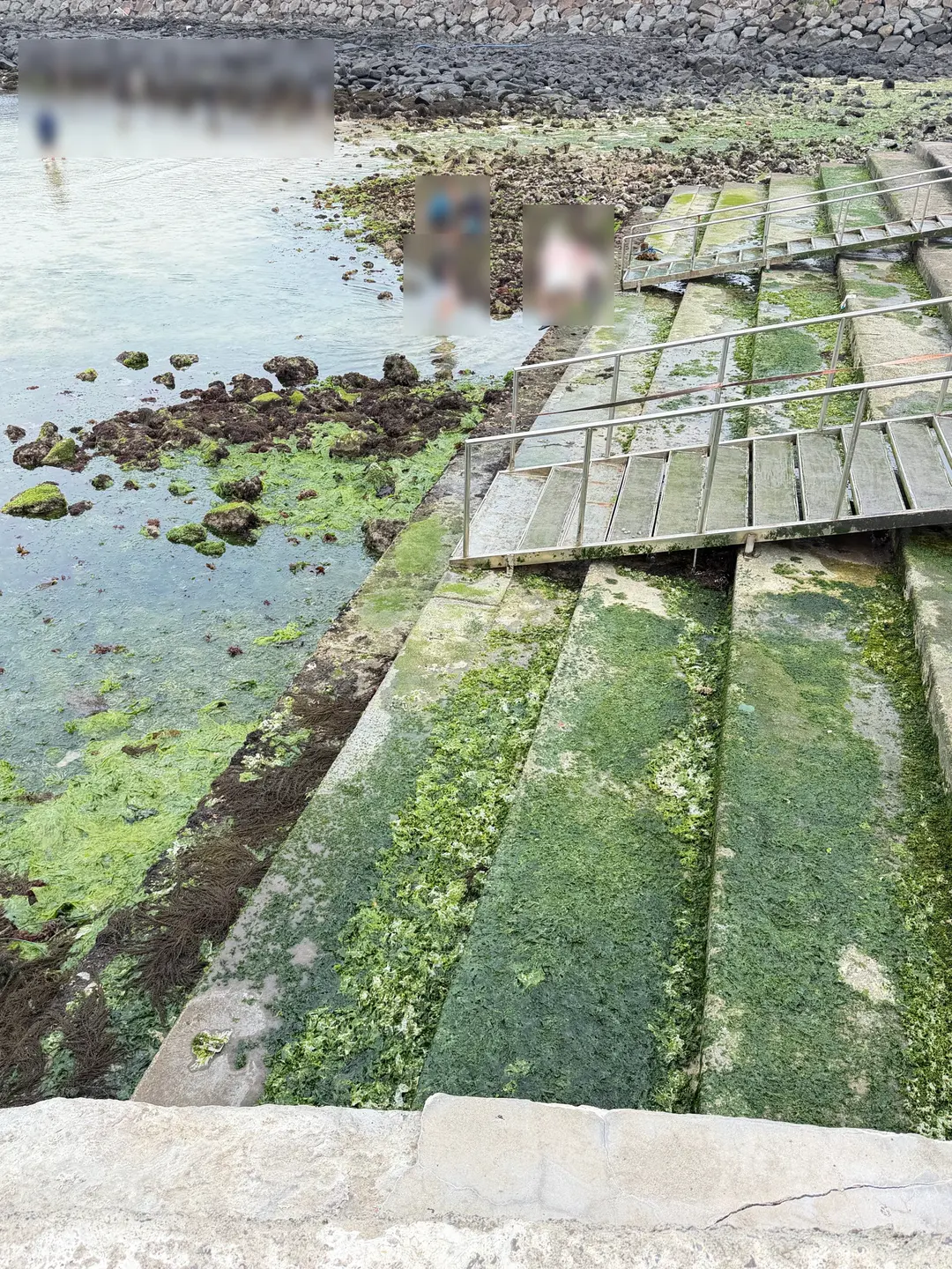Low tide visual