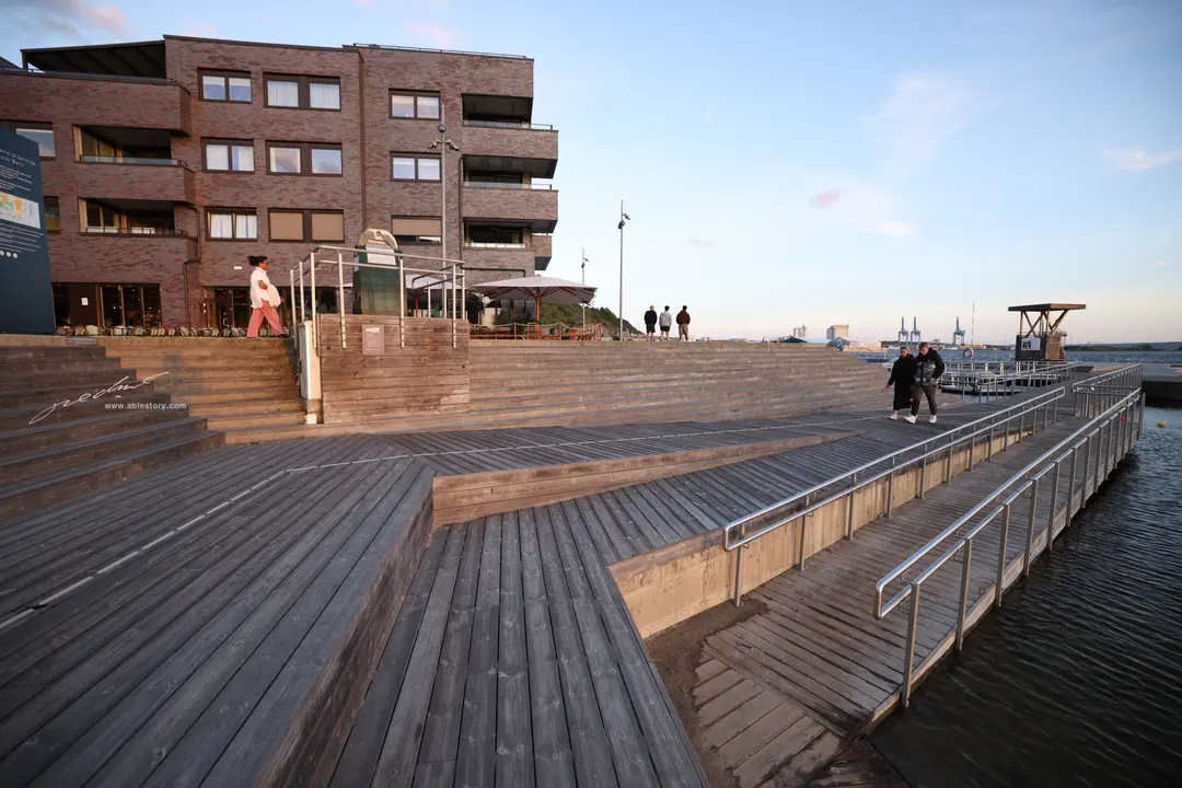 Strolling along the Harbor Promenade