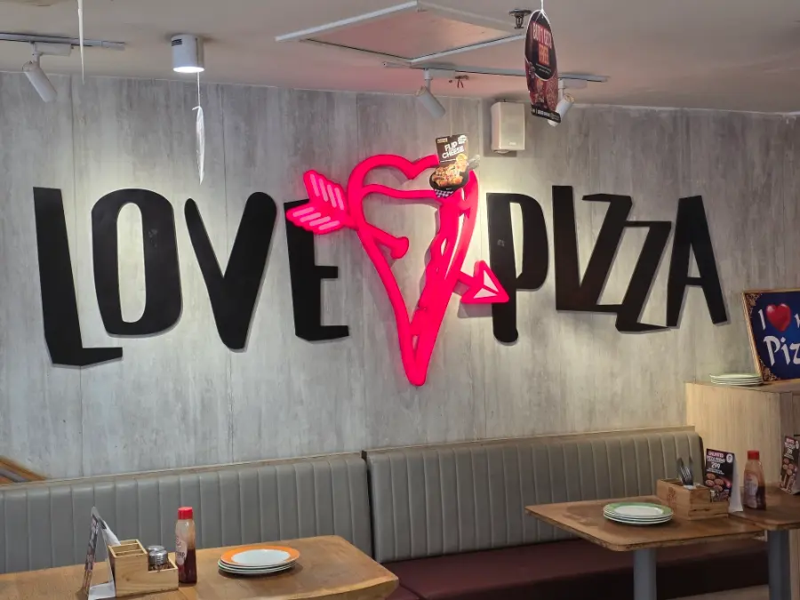 Pizza Hut menu in Agra