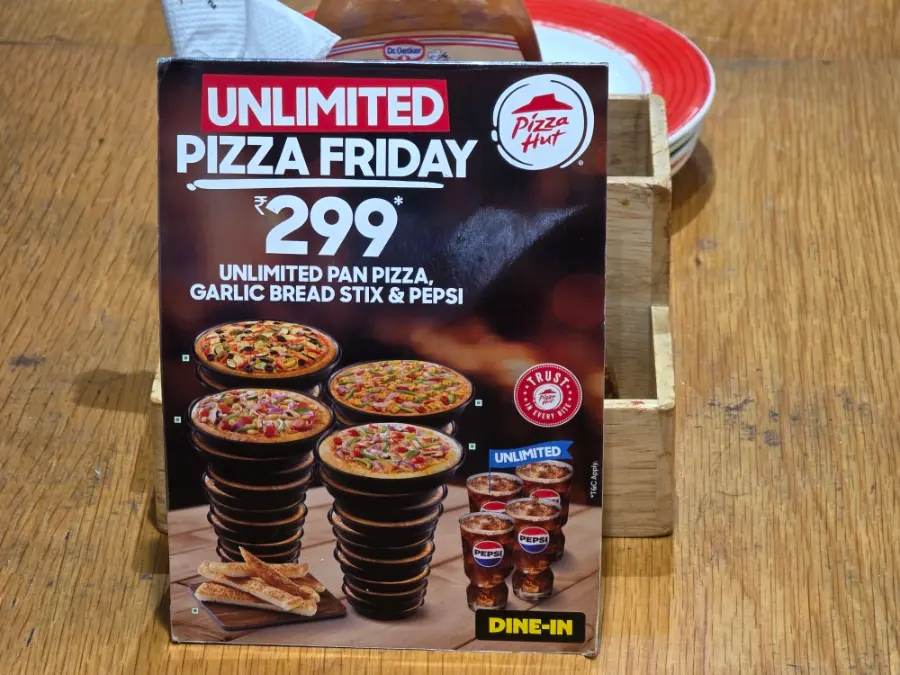 Pizza Hut packaging