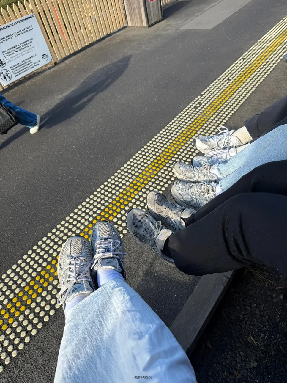 森を駆け抜ける蒸気機関車