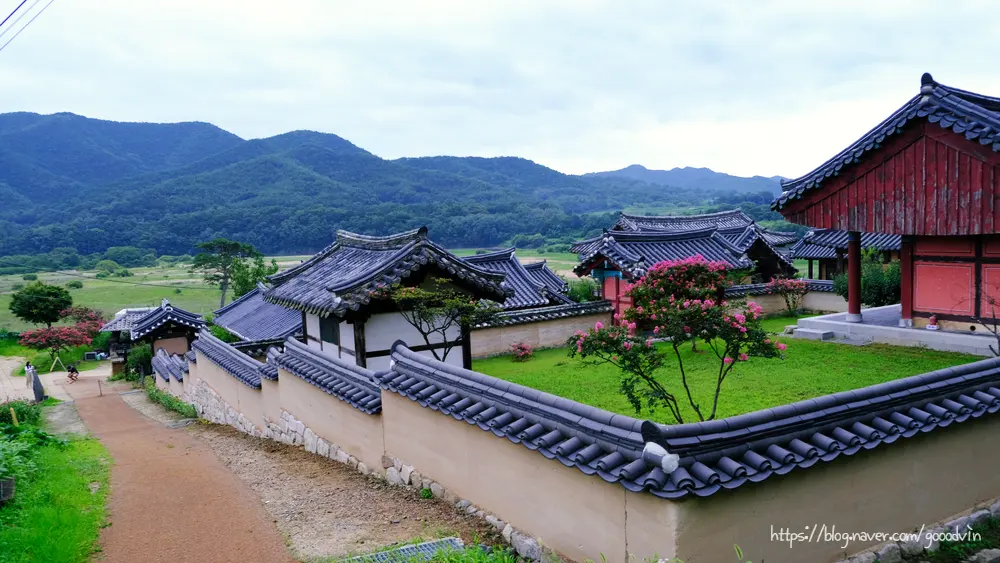 Hwacheon Seowon Entrance