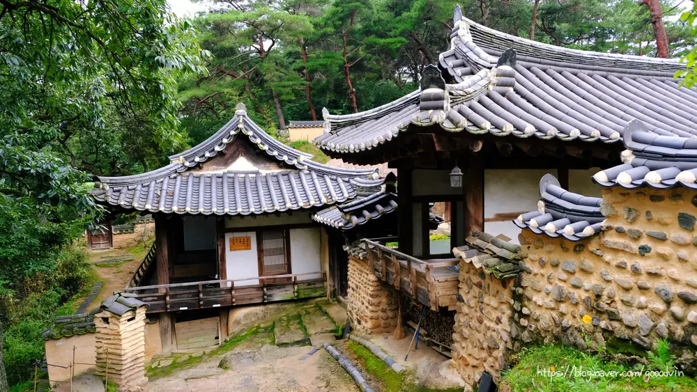 Gyeomam Jeongsa Trail