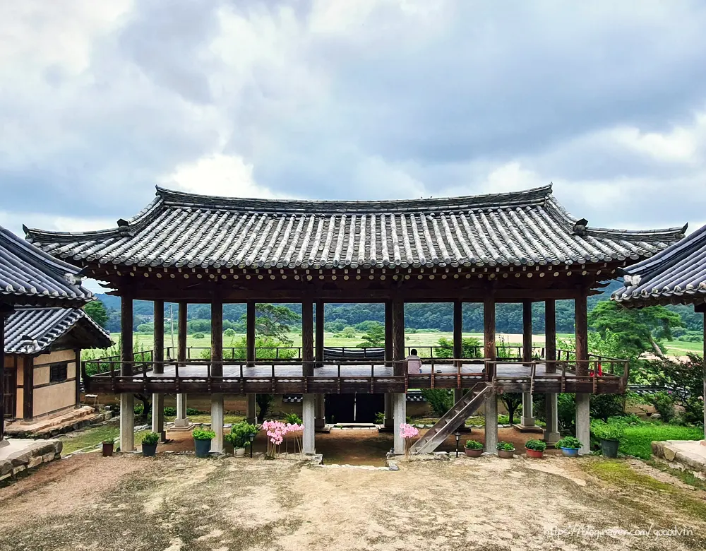 Relaxing at Hwacheon Seowon