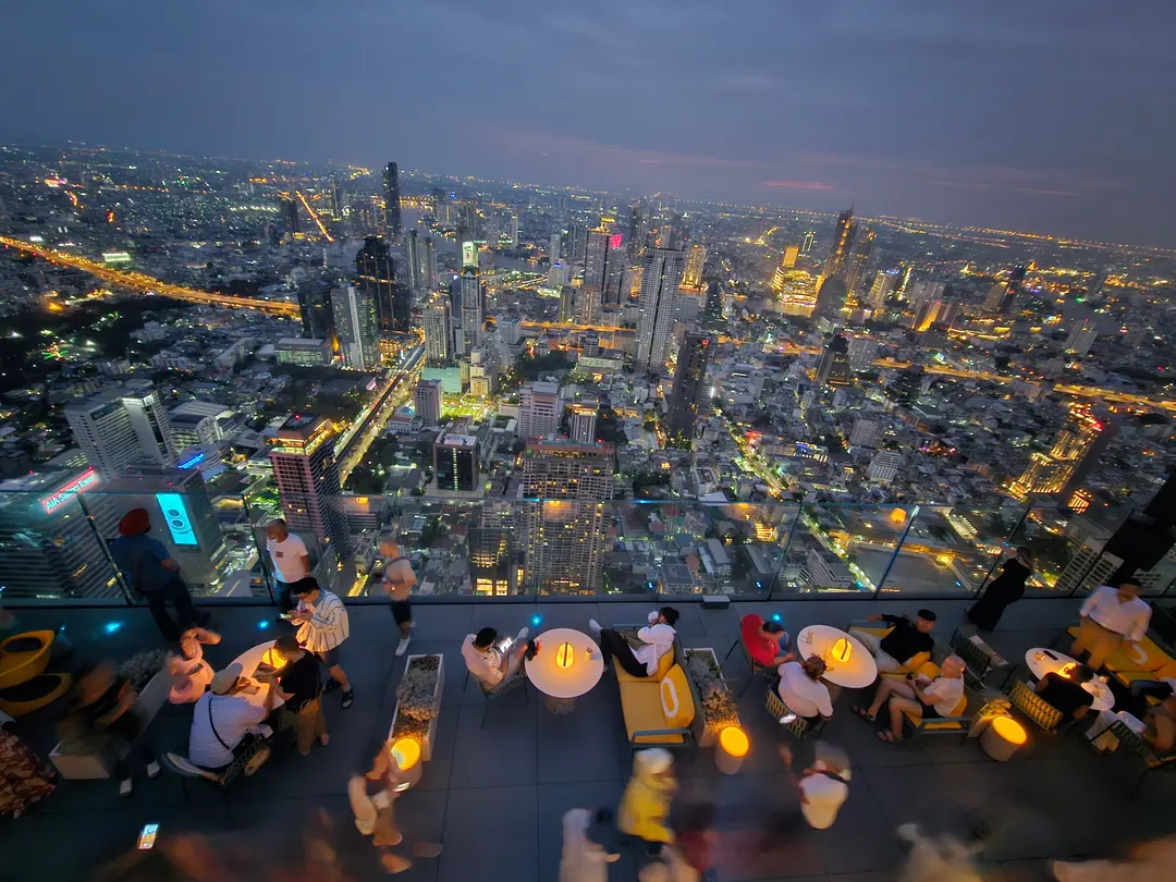 Mahanakhon SkyWalk ตอนกลางคืน